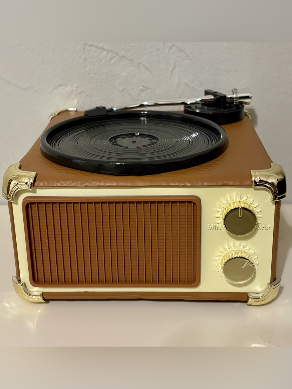 Bath & Body Works 2026 Vintage Vinyl Record Player 3 Wick Candle Holder
